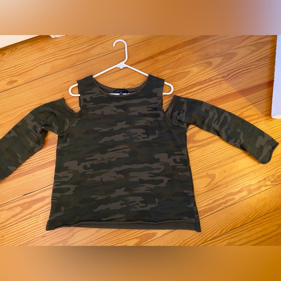 Sanctuary Kids Camo Cold Shoulder Long Sleeve Top - Picture 1 of 4